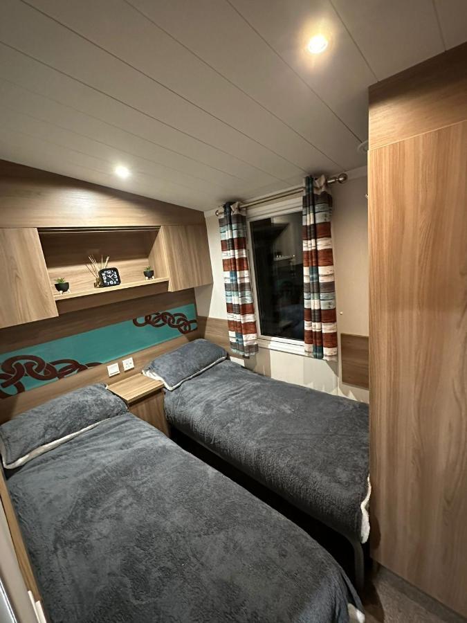 Вилла Luxurious 6 Berth Swift Bordeaux On Lyons Robin Hood Rhyl Meliden Экстерьер фото